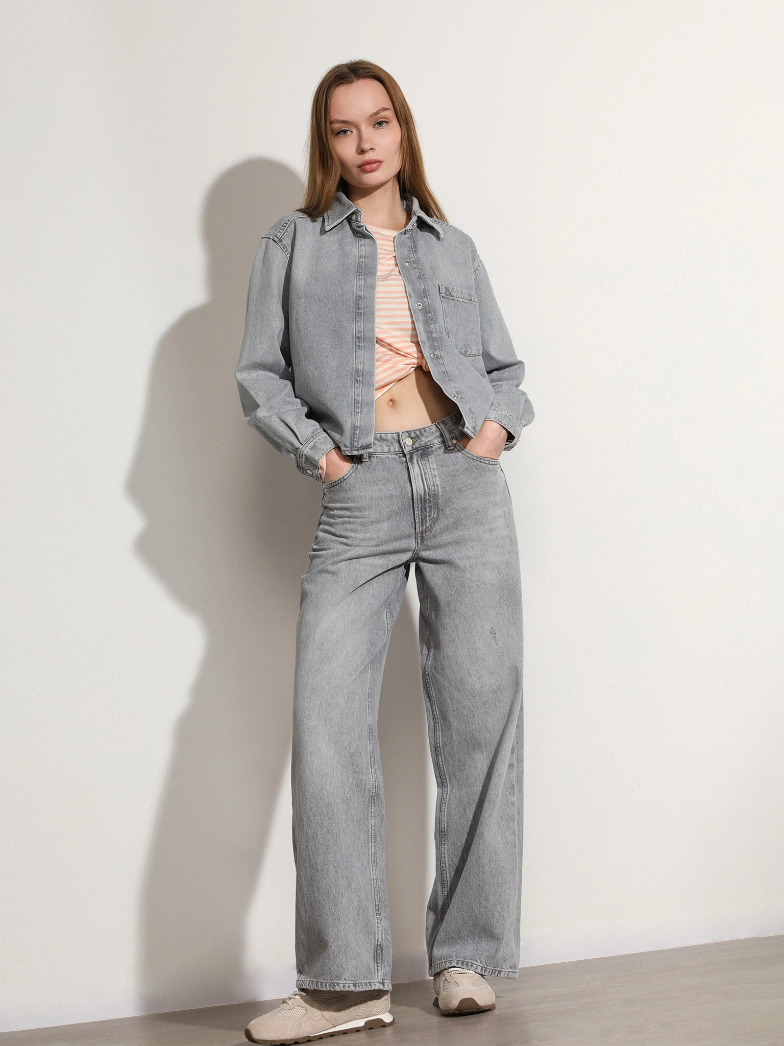 Жакет джинсовый укороченный серого цвета из хлопка